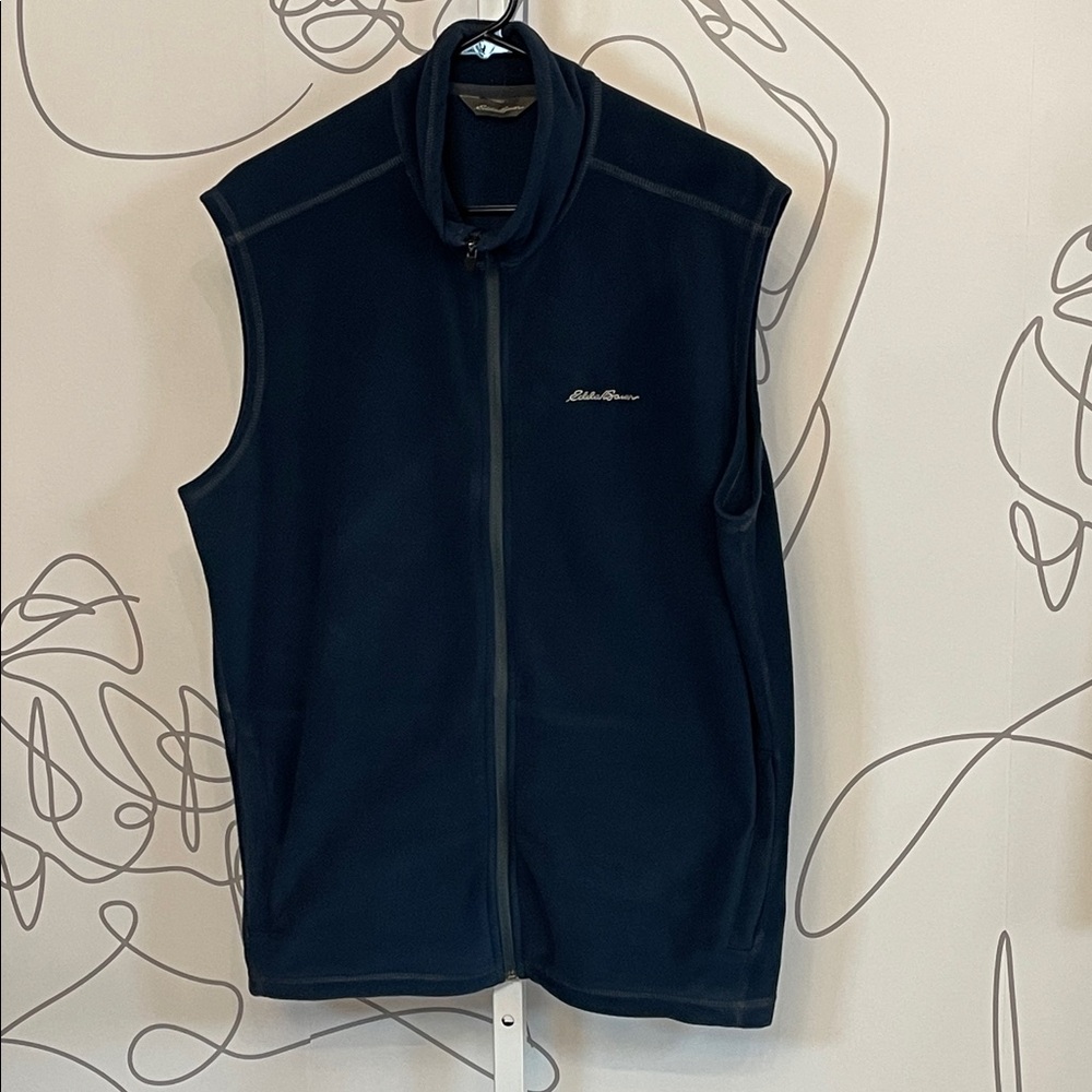 Eddie Bauer- Men's Dark Blue Fleece Vest size M/L ?